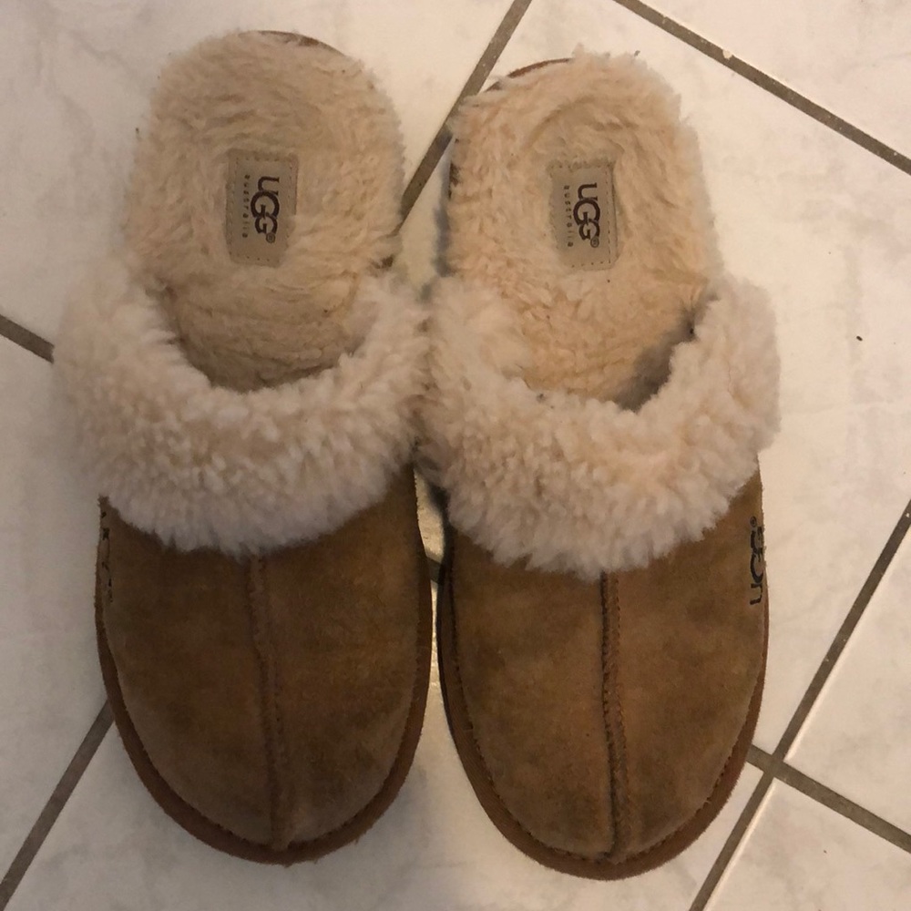 Uggs Slippers - image 2